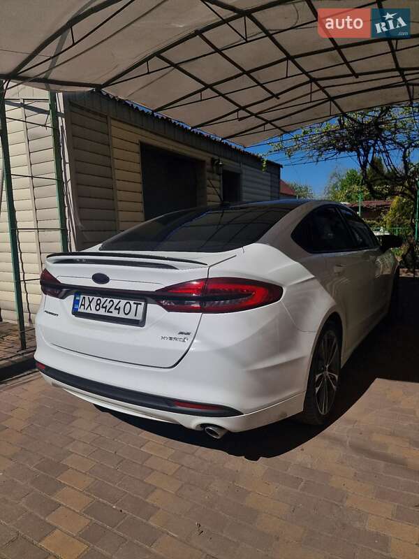 Седан Ford Fusion 2016 в Люботине