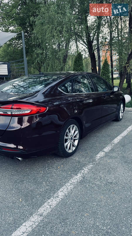 Седан Ford Fusion 2016 в 