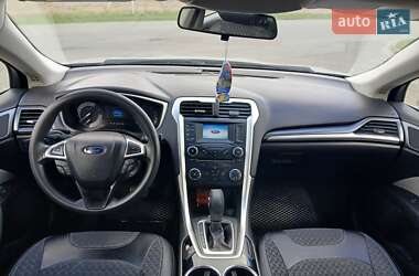 Седан Ford Fusion 2013 в 
