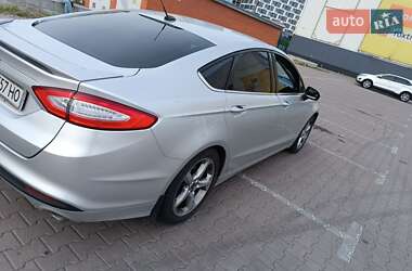 Седан Ford Fusion 2015 в 