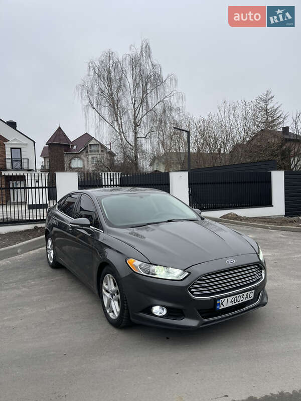 Седан Ford Fusion 2014 в 