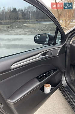 Седан Ford Fusion 2014 в 