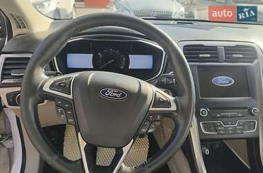 Седан Ford Fusion 2017 в 