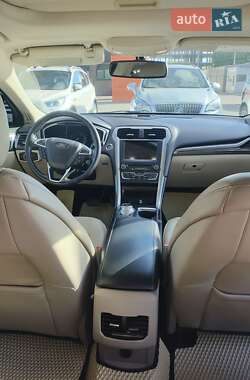 Седан Ford Fusion 2017 в 