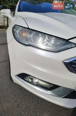 Седан Ford Fusion 2017 в 