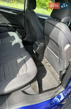 Седан Ford Fusion 2015 в 