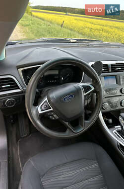 Седан Ford Fusion 2015 в 