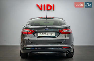 Седан Ford Fusion 2015 в 