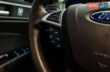 Седан Ford Fusion 2015 в 