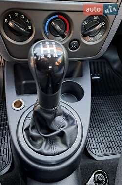 Хэтчбек Ford Fusion 2008 в 