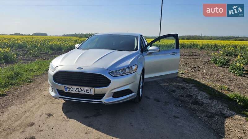 Седан Ford Fusion 2016 в Чорткове