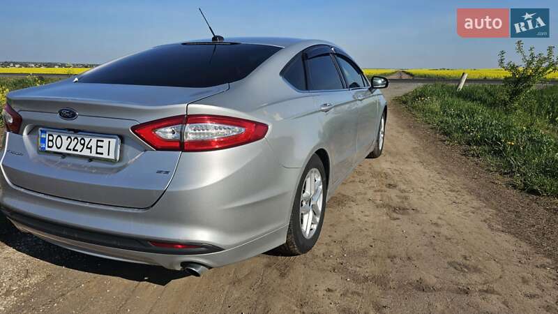Седан Ford Fusion 2016 в Чорткове