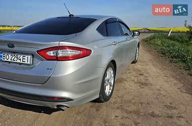 Седан Ford Fusion 2016 в 