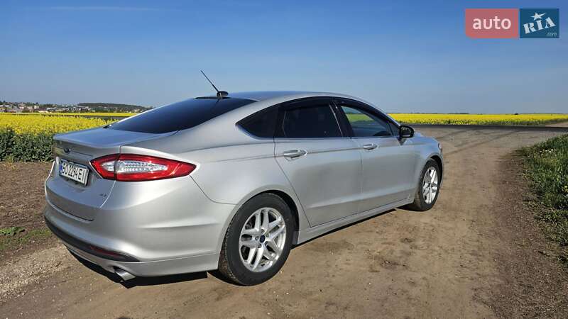 Седан Ford Fusion 2016 в Чорткове