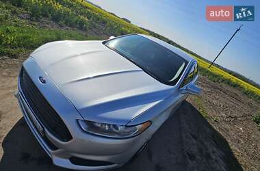 Седан Ford Fusion 2016 в 