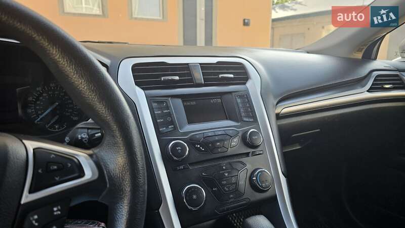 Седан Ford Fusion 2016 в Чорткове