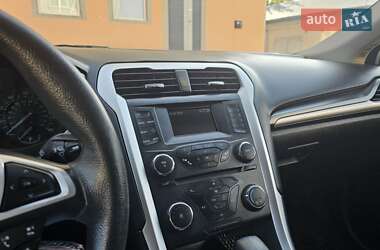 Седан Ford Fusion 2016 в 