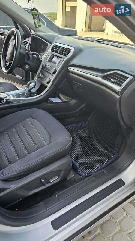 Седан Ford Fusion 2016 в Чорткове