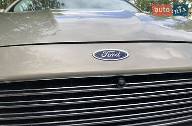 Седан Ford Fusion 2015 в 