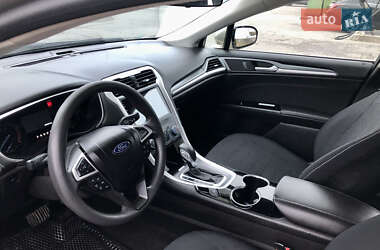 Седан Ford Fusion 2015 в 