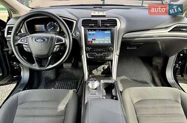 Седан Ford Fusion 2017 в 