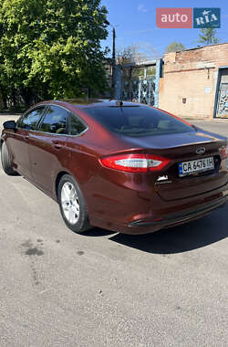 Седан Ford Fusion 2015 в 