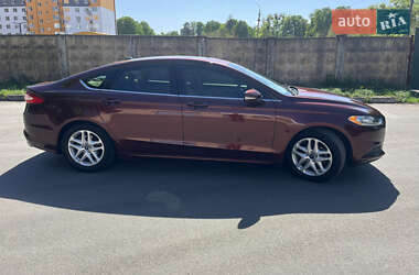 Седан Ford Fusion 2015 в 