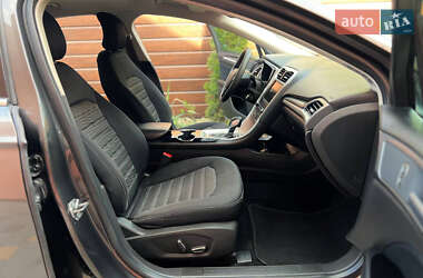 Седан Ford Fusion 2015 в 