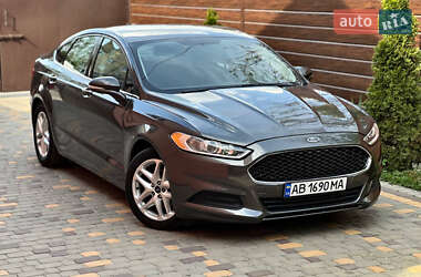 Седан Ford Fusion 2015 в 