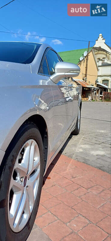 Седан Ford Fusion 2015 в Львові