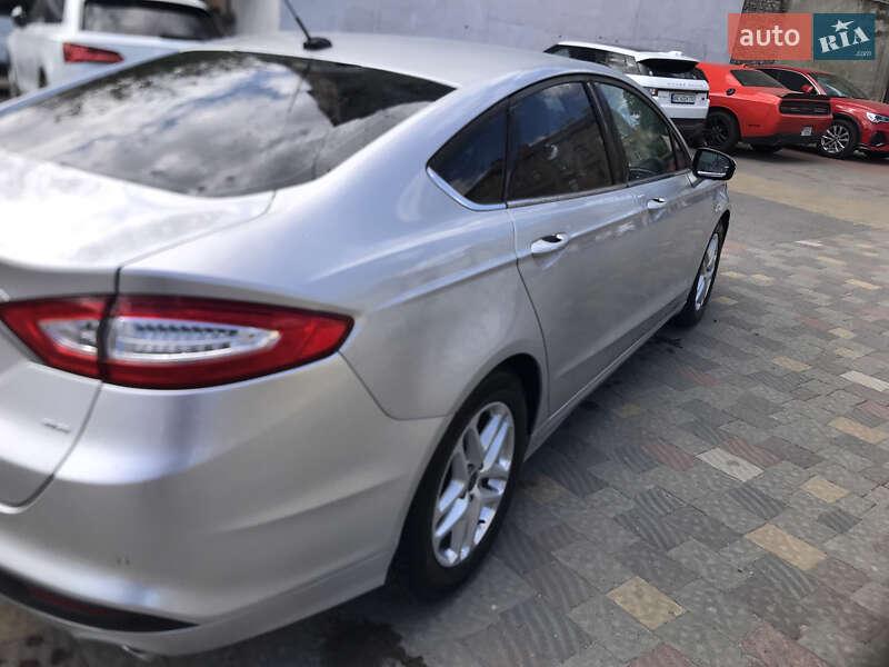 Седан Ford Fusion 2015 в Львові