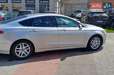 Седан Ford Fusion 2015 в Львові
