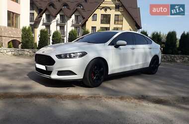Седан Ford Fusion 2015 в 