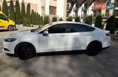 Седан Ford Fusion 2015 в 