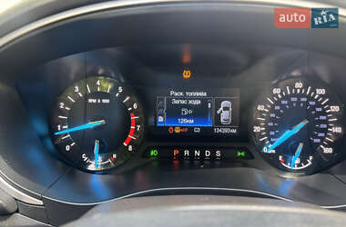 Седан Ford Fusion 2015 в 