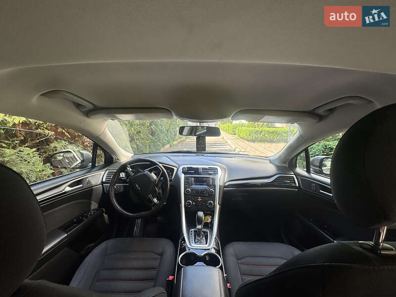 Седан Ford Fusion 2015 в Чернівцях