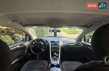 Седан Ford Fusion 2015 в 