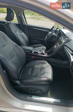 Седан Ford Fusion 2019 в 