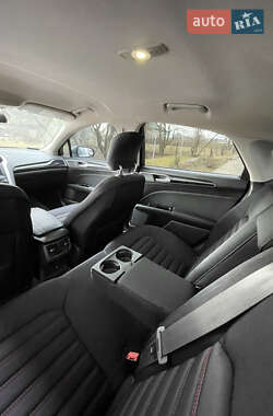 Седан Ford Fusion 2014 в 