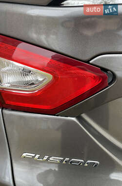 Седан Ford Fusion 2014 в 