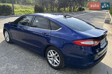 Седан Ford Fusion 2015 в 