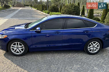 Седан Ford Fusion 2015 в 