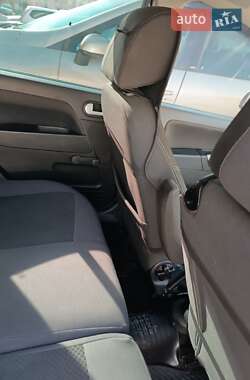 Хэтчбек Ford Fusion 2011 в 