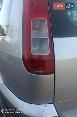 Хэтчбек Ford Fusion 2008 в 