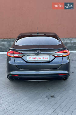 Седан Ford Fusion 2018 в 