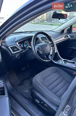 Седан Ford Fusion 2018 в 
