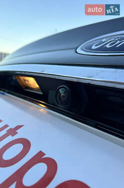Седан Ford Fusion 2018 в 