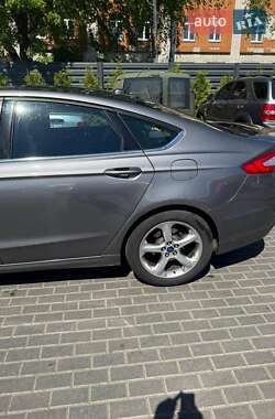 Седан Ford Fusion 2014 в 