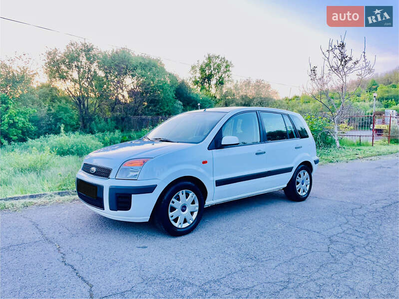 Хэтчбек Ford Fusion 2007 в Мукачево