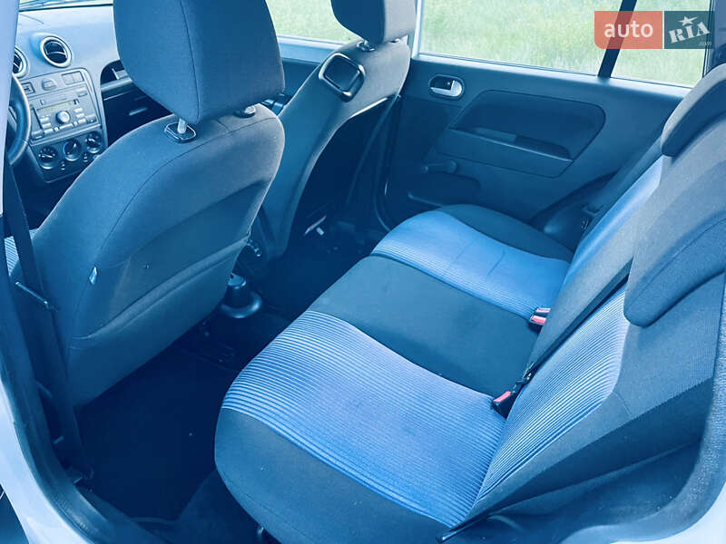 Хэтчбек Ford Fusion 2007 в Мукачево